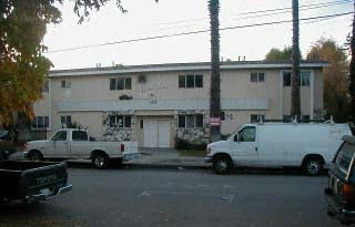 Coral Isle Apartments in Van Nuys, CA - Building Photo - Building Photo