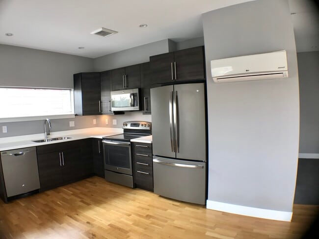 2803 W 52nd Ave, Unit Studio in Denver, CO - Building Photo - Building Photo