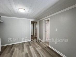 871 W 11th St in Winston-Salem, NC - Foto de edificio - Building Photo