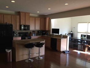 10366 Fox Hollow Cir in Twinsburg, OH - Foto de edificio - Building Photo