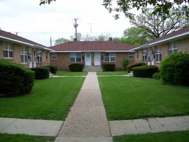 630-656 Pickus Ct Apartments