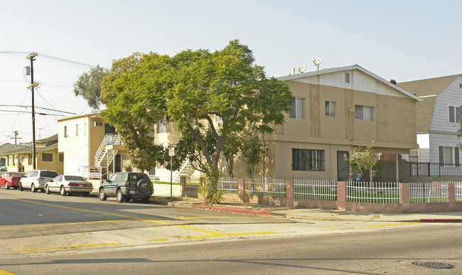 31013 W 15th St in Los Angeles, CA - Building Photo - Building Photo