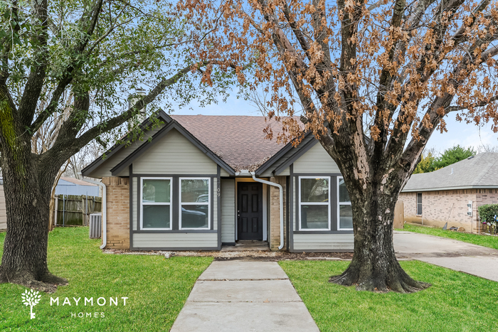 2709 Lexington St in Seagoville, TX - Building Photo