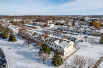 Taylor Ridge Townhomes in Shakopee, MN - Building Photo - Building Photo