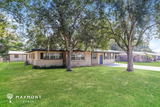 5821 Lake Grove Dr in Lakeland, FL - Building Photo - Building Photo