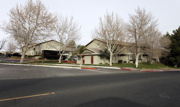 Sunrise Vista Apartments in Barstow, CA - Foto de edificio - Building Photo