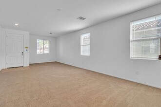 6919 Feather Hl St in North Las Vegas, NV - Building Photo - Building Photo