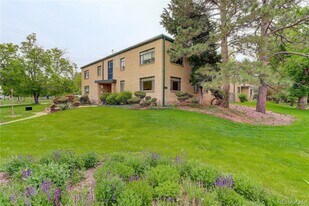 1190 Clermont St in Denver, CO - Building Photo