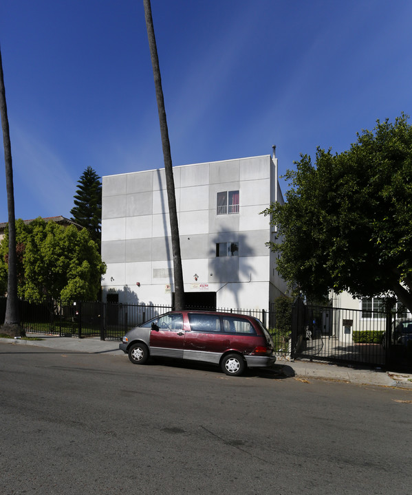 917 S Mariposa Ave in Los Angeles, CA - Building Photo