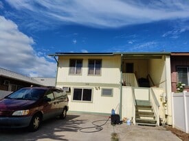 148 Hoomoku Street, Unit upstairs in Kahului, HI - Building Photo