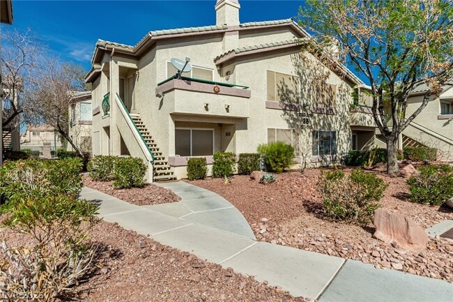 5710 Tropicana Ave in Las Vegas, NV - Building Photo - Building Photo