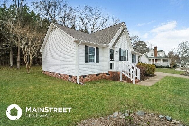 109 Oak Park Dr in Benson, NC - Foto de edificio - Building Photo