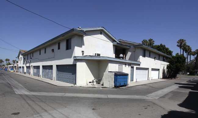 The Virginian in Anaheim, CA - Foto de edificio - Building Photo