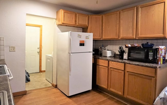 1305 W Eads St in Urbana, IL - Building Photo - Building Photo