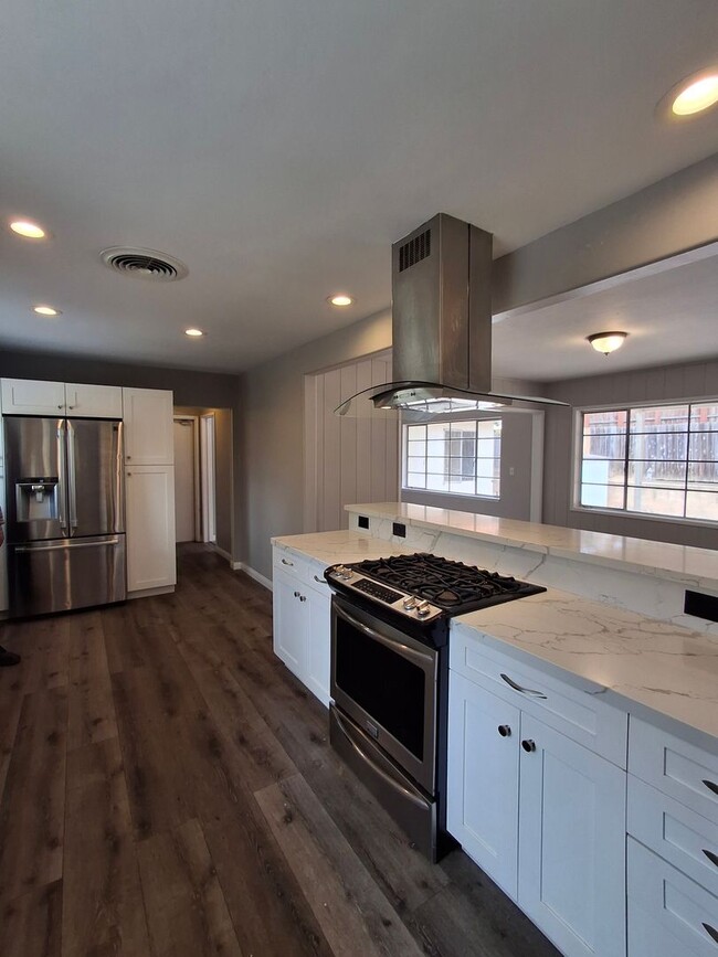4577 Avocado Blvd in La Mesa, CA - Building Photo - Building Photo