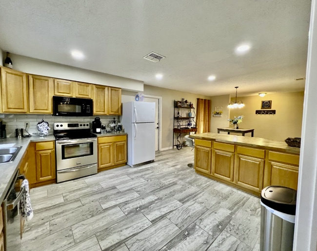 13806 Wood Breeze in San Antonio, TX - Building Photo - Building Photo