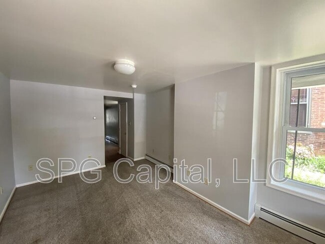 239 E King St in Shippensburg, PA - Building Photo - Building Photo