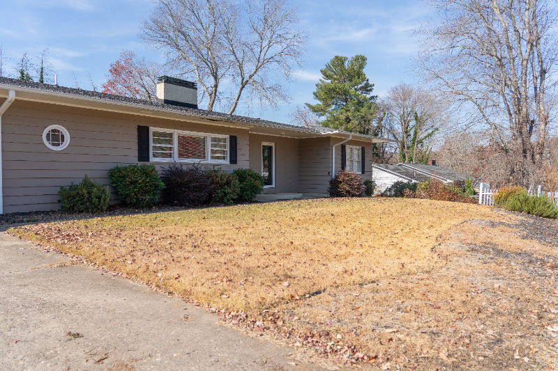 717 Circle Dr NE in Lenoir, NC - Building Photo