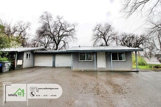 2735 Radio Ln in Redding, CA - Building Photo - Building Photo