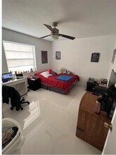 1221 SW 122nd Ave in Miami, FL - Building Photo - Building Photo