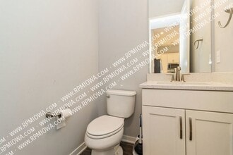 105 E Center St in Des Moines, IA - Building Photo - Building Photo