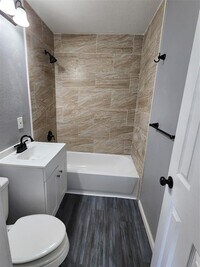 8747 Josie St photo'