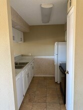 1516 Bay Area Blvd, Unit B4 in Houston, TX - Building Photo - Building Photo