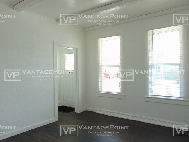 114 S Irwin Ave in Green Bay, WI - Building Photo - Building Photo