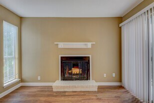 18519 Egret Bay Blvd in Houston, TX - Building Photo