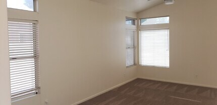 1027 E Brentrup Dr in Tempe, AZ - Building Photo - Building Photo
