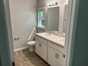 611 Kingston Ave in Daytona Beach, FL - Foto de edificio - Building Photo