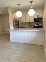 2418 Polk St in Hollywood, FL - Building Photo