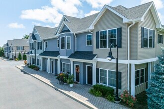 Bayview Villa Apartments in West Babylon, NY - Building Photo - Building Photo