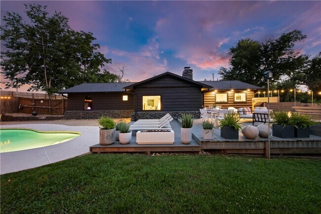 property at 910 NW 8 St