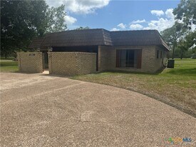 6 Ramona Ln in Victoria, TX - Building Photo