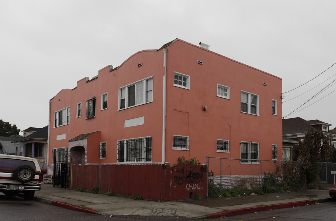 4103-4111 E 17th St in Oakland, CA - Building Photo