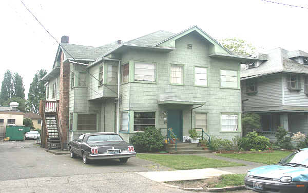 1423 E John St in Seattle, WA - Foto de edificio