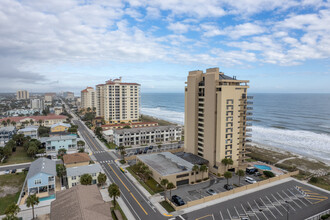 The Waterford Condominiums in Jacksonville Beach, FL - Building Photo - Building Photo