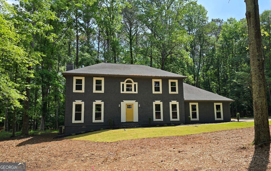 260 Greenfield Cir in Fayetteville, GA - Building Photo