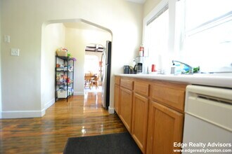 39 Nottinghill Rd, Unit 1 in Boston, MA - Building Photo - Building Photo