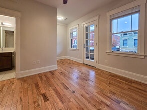 3113 Warsaw Ave, Unit 201 in Cincinnati, OH - Foto de edificio - Building Photo