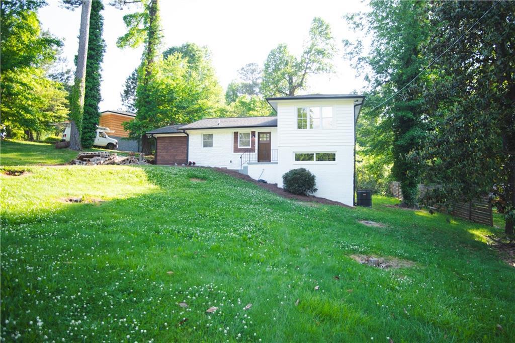 3561 Misty Valley Rd in Decatur, GA - Building Photo