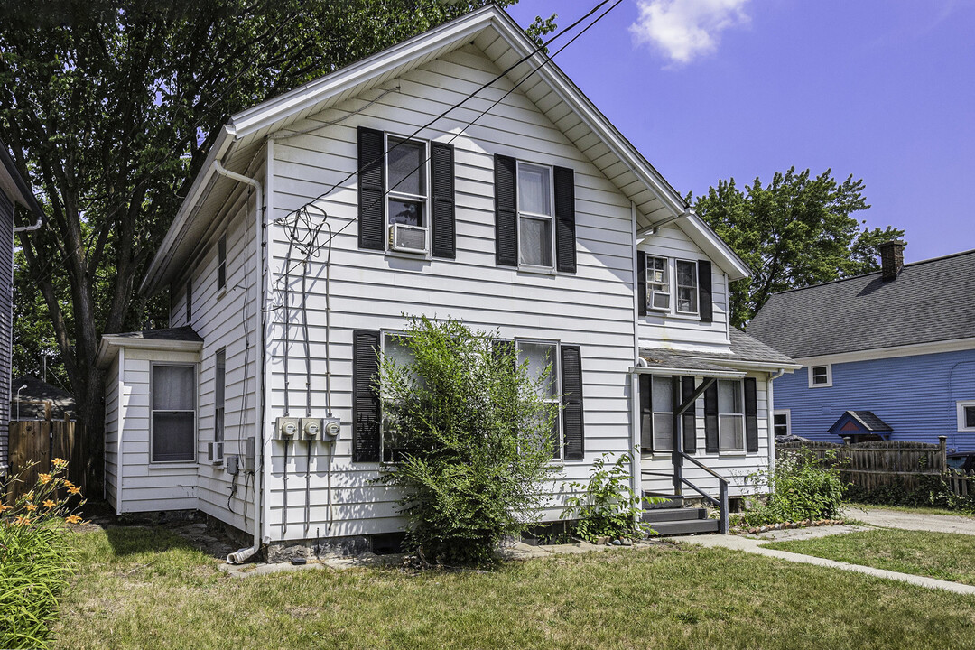 810 W Liberty St in Ann Arbor, MI - Building Photo