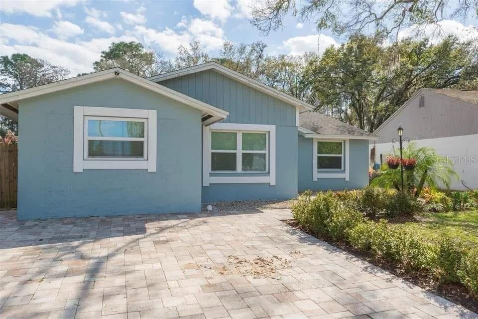 2804 Cedaridge Dr in Tampa, FL - Building Photo
