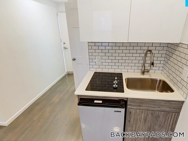 270 Newbury St in Boston, MA - Building Photo - Building Photo