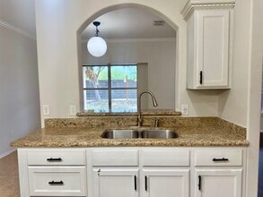 11217 Pedrosa St in Laredo, TX - Building Photo - Building Photo
