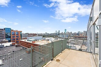 25 Channel Center St in Boston, MA - Building Photo - Building Photo