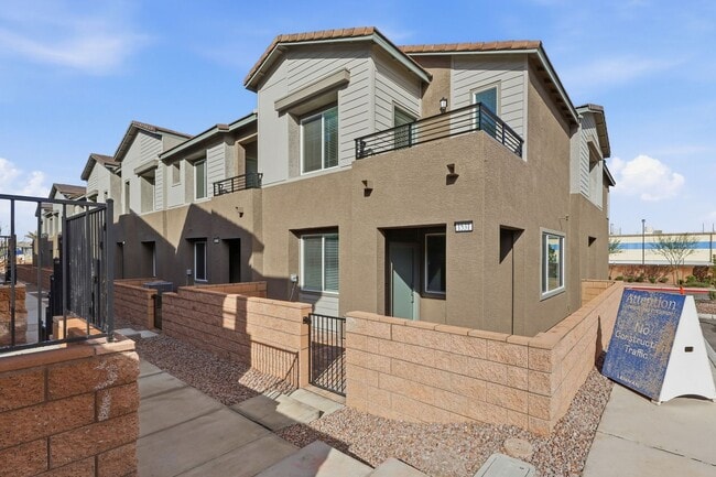 1529 Layla Crossing Ave in Henderson, NV - Building Photo - Building Photo
