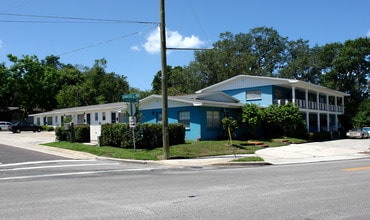 Colonial Arms in Lakeland, FL - Foto de edificio - Building Photo