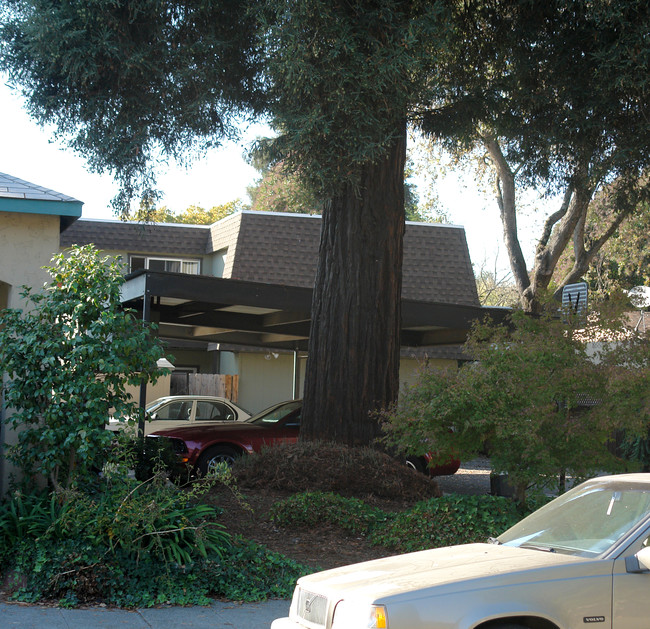 731 Beaver St in Santa Rosa, CA - Foto de edificio - Building Photo